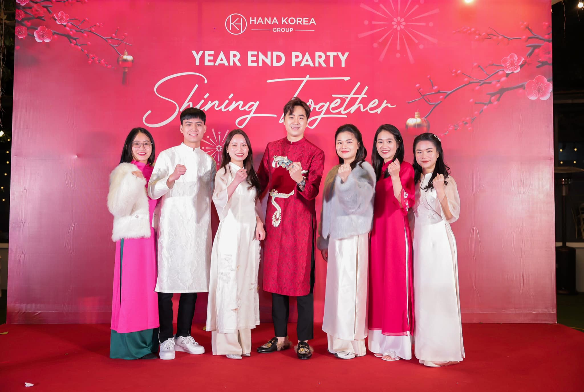 YEAR END PARTY SHINING TOGETHER ĐẦY CẢM XÚC CỦA HANA KOREA GROUP